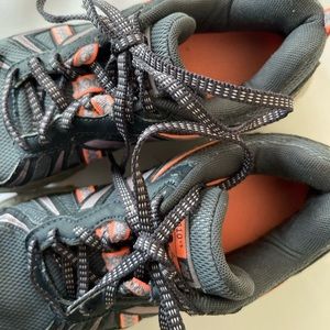 Women Sneakers previously used Grey / Orange colors